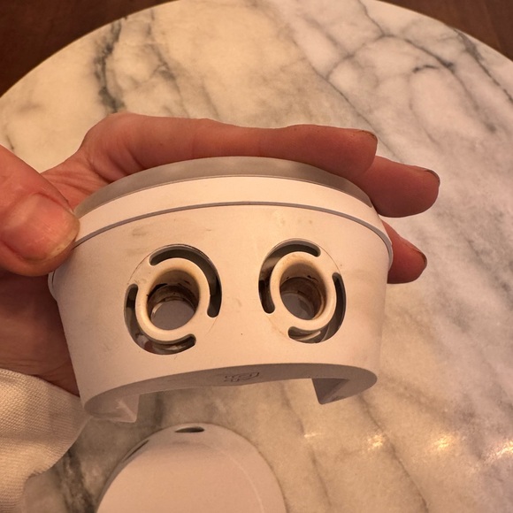 Pura 4 Smart Fragrance Diffuser - Picture 4 of 4